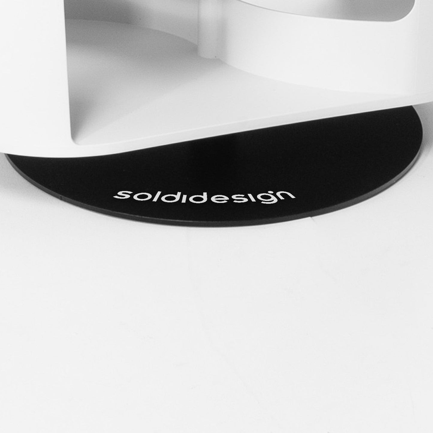 Infinity Table Weiß - Design Couchtisch