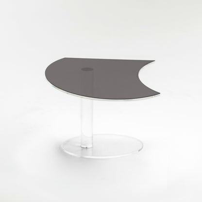Kaleido Crescent Transparent mit rauchfarbenem Layer – Design-Beistelltisch