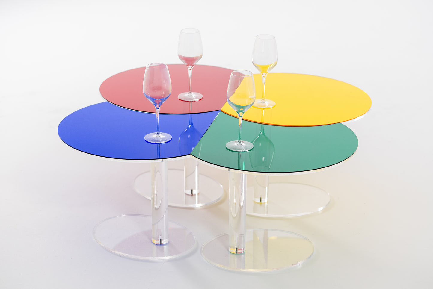 Kaleido Crescent Transparent mit grünem Layer – Design-Beistelltisch