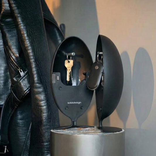 Lovino Schwarz – Design-Organizer